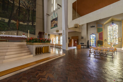Chiesa di San Francesco d’Assisi al Fopponino a Milano. Fotografie. Progetto di Gio Ponti