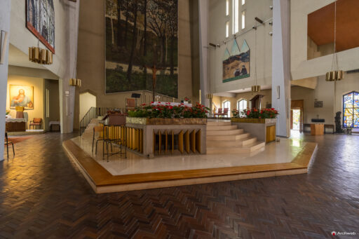 Chiesa di San Francesco d’Assisi al Fopponino a Milano. Fotografie. Progetto di Gio Ponti