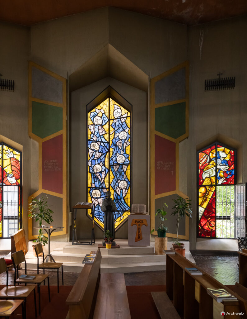 Chiesa di San Francesco d’Assisi al Fopponino a Milano. Fotografie. Progetto di Gio Ponti