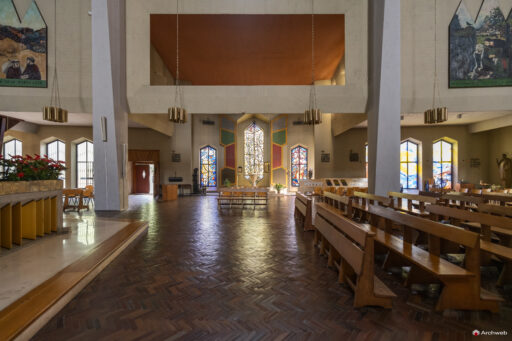 Chiesa di San Francesco d’Assisi al Fopponino a Milano. Fotografie. Progetto di Gio Ponti