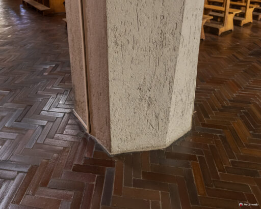 Chiesa di San Francesco d’Assisi al Fopponino a Milano. Fotografie. Progetto di Gio Ponti