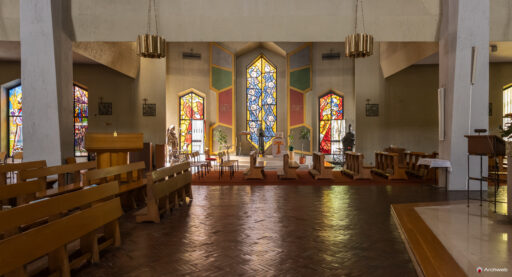 Chiesa di San Francesco d’Assisi al Fopponino a Milano. Fotografie. Progetto di Gio Ponti