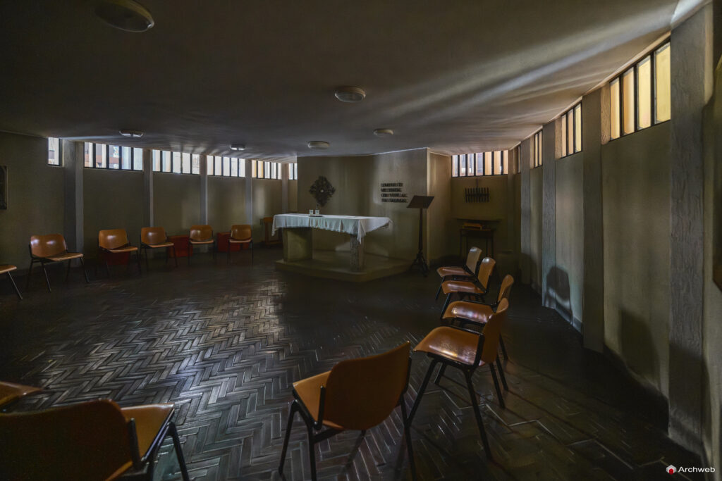 Chiesa di San Francesco d’Assisi al Fopponino a Milano. Fotografie. Progetto di Gio Ponti