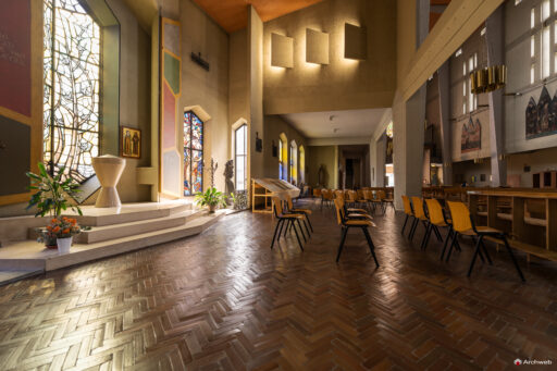 Chiesa di San Francesco d’Assisi al Fopponino a Milano. Fotografie. Progetto di Gio Ponti