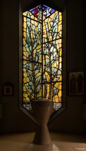 Chiesa di San Francesco d’Assisi al Fopponino a Milano. Fotografie. Progetto di Gio Ponti