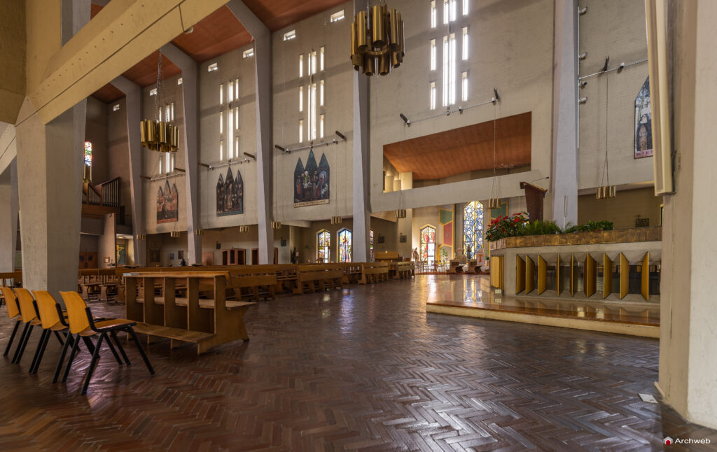 Chiesa di San Francesco d’Assisi al Fopponino a Milano. Fotografie. Progetto di Gio Ponti