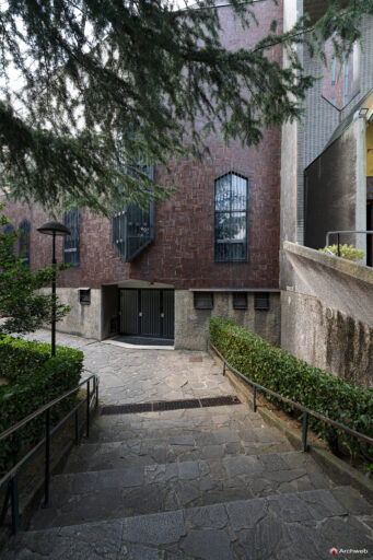 Chiesa di San Francesco d’Assisi al Fopponino a Milano. Fotografie. Progetto di Gio Ponti