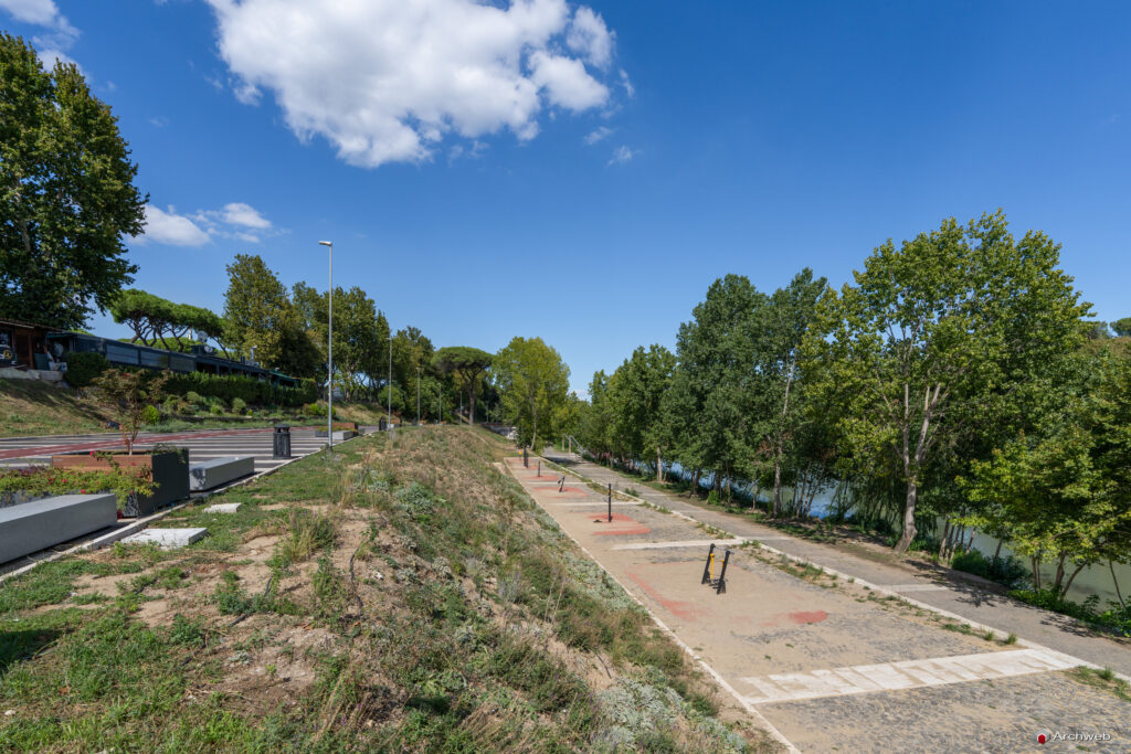 Parco di Affaccio sul Tevere Foro Italico a Roma. Fotografie di Archweb.com