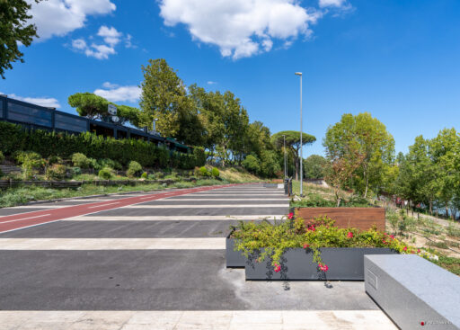 Parco di Affaccio sul Tevere Foro Italico a Roma. Fotografie di Archweb.com