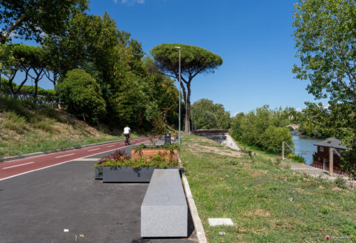 Parco di Affaccio sul Tevere Foro Italico a Roma. Fotografie di Archweb.com