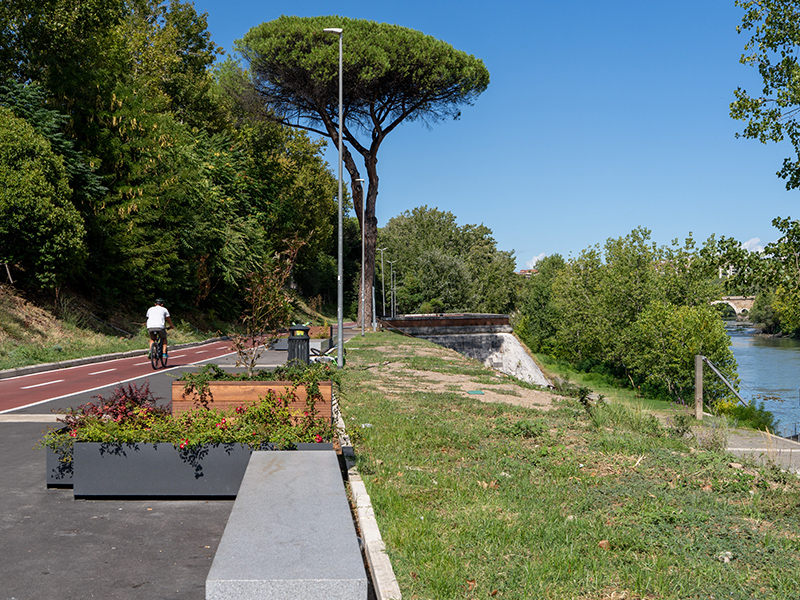 Parco di Affaccio sul Tevere Foro Italico a Roma. Fotografie di Archweb.com
