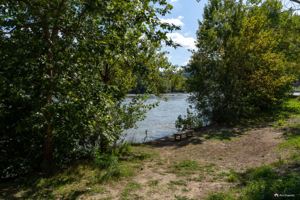 Parco d'affaccio fluviale Oasi di Ponte Milvio. Fotografie Archweb.com