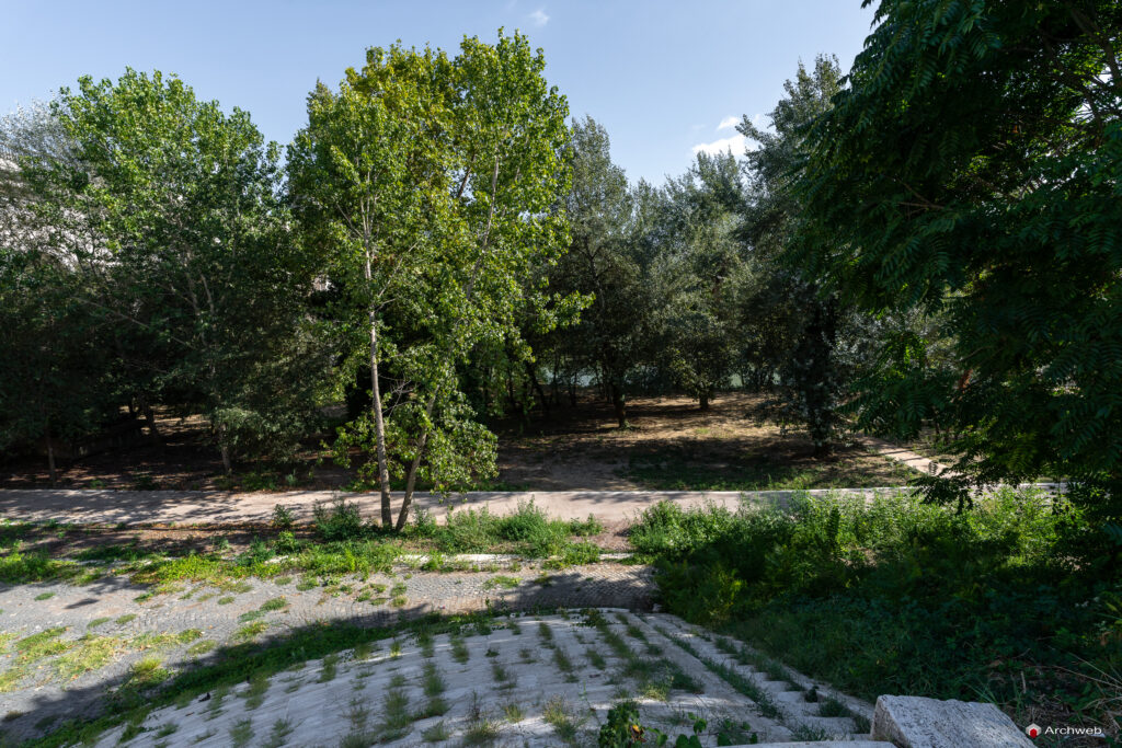 Parco d'affaccio fluviale Oasi di Ponte Milvio. Fotografie Archweb.com