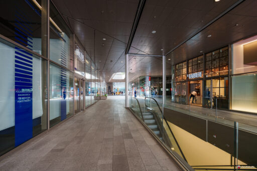 CityLife Shopping District a Milano progettato da Zaha Hadid Architecs. Fotografie © M.S. Archweb.com