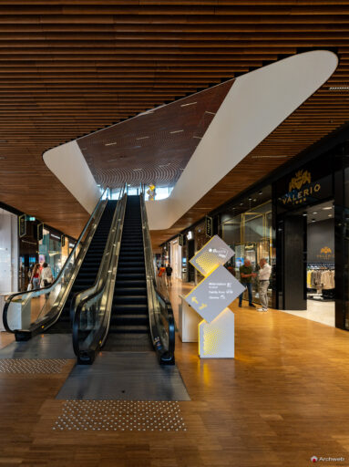 CityLife Shopping District a Milano progettato da Zaha Hadid Architecs. Fotografie © M.S. Archweb.com