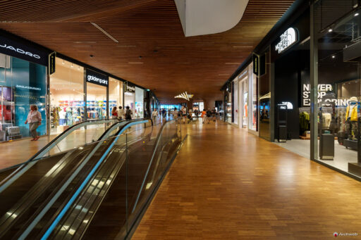 CityLife Shopping District a Milano progettato da Zaha Hadid Architecs. Fotografie © M.S. Archweb.com
