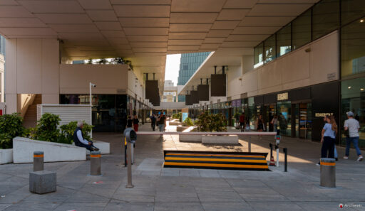 CityLife Shopping District a Milano progettato da Zaha Hadid Architecs. Fotografie © M.S. Archweb.com