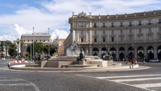 Fontana delle Naiadi a Piazza della Repubblica a Roma. Fotografie © M.S. Archweb.com