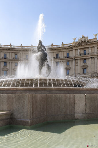Fontana delle Naiadi a Piazza della Repubblica a Roma. Fotografie © M.S. Archweb.com