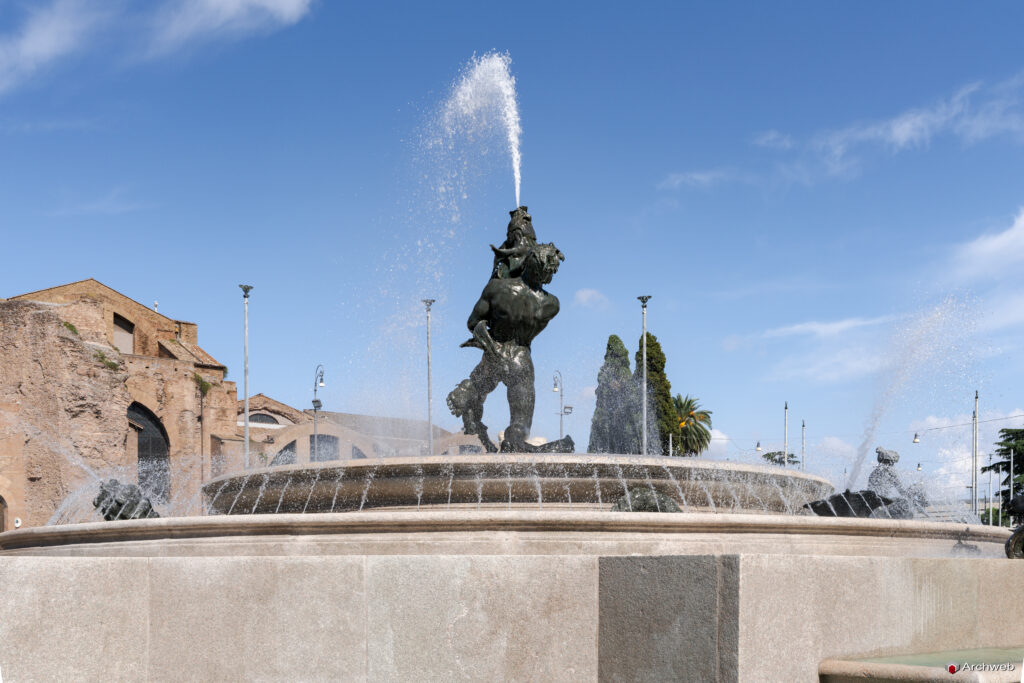 Fontana delle Naiadi a Piazza della Repubblica a Roma. Fotografie © M.S. Archweb.com
