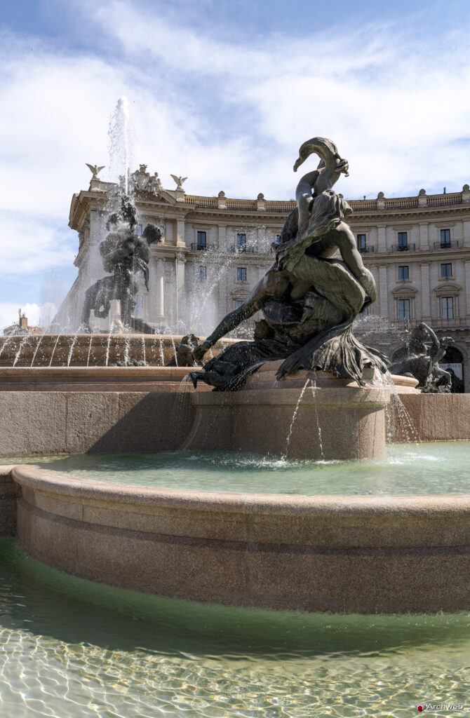 Fontana delle Naiadi a Piazza della Repubblica a Roma. Fotografie © M.S. Archweb.com