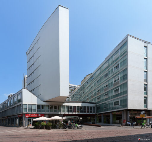 Complesso Corso Italia a Milano. Progetto di Luigi Moretti. Fotografie © Archweb.com