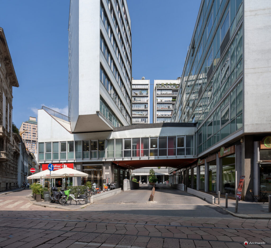 Complesso Corso Italia a Milano. Progetto di Luigi Moretti. Fotografie © Archweb.com