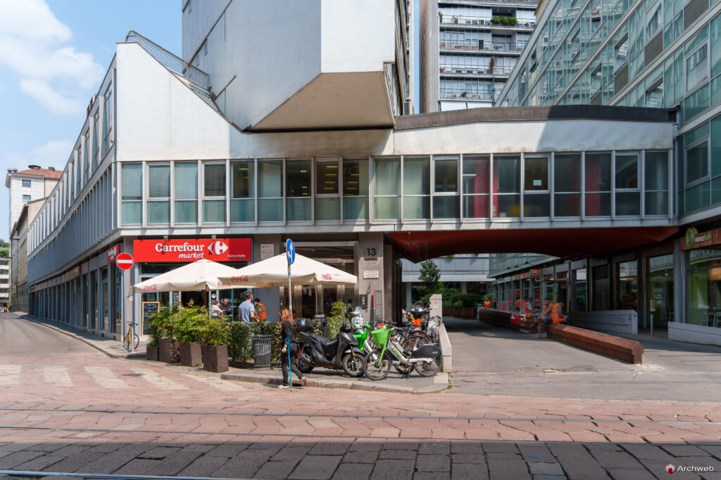 Complesso Corso Italia a Milano. Progetto di Luigi Moretti. Fotografie © Archweb.com