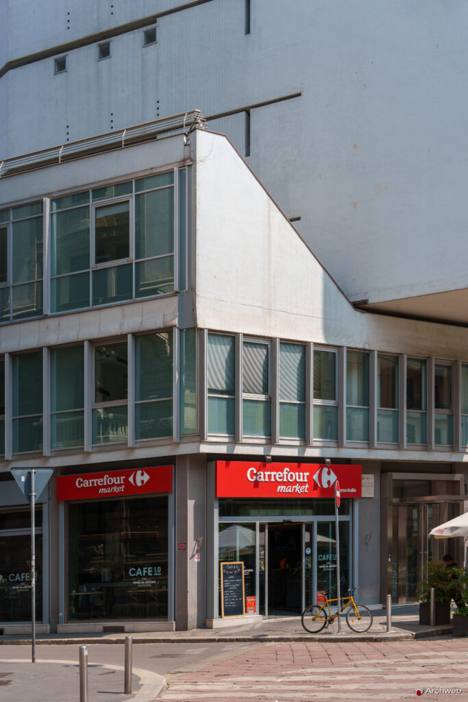 Complesso Corso Italia a Milano. Progetto di Luigi Moretti. Fotografie © Archweb.com
