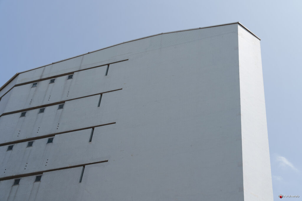 Complesso Corso Italia a Milano. Progetto di Luigi Moretti. Fotografie © Archweb.com