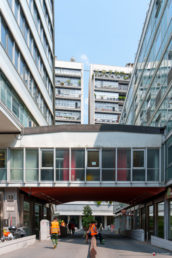 Complesso Corso Italia a Milano. Progetto di Luigi Moretti. Fotografie © Archweb.com