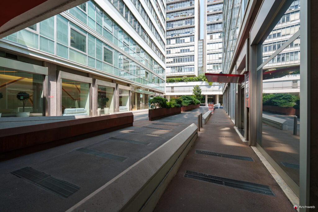 Complesso Corso Italia a Milano. Progetto di Luigi Moretti. Fotografie © Archweb.com