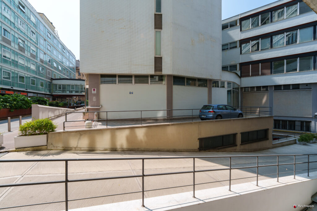 Complesso Corso Italia a Milano. Progetto di Luigi Moretti. Fotografie © Archweb.com