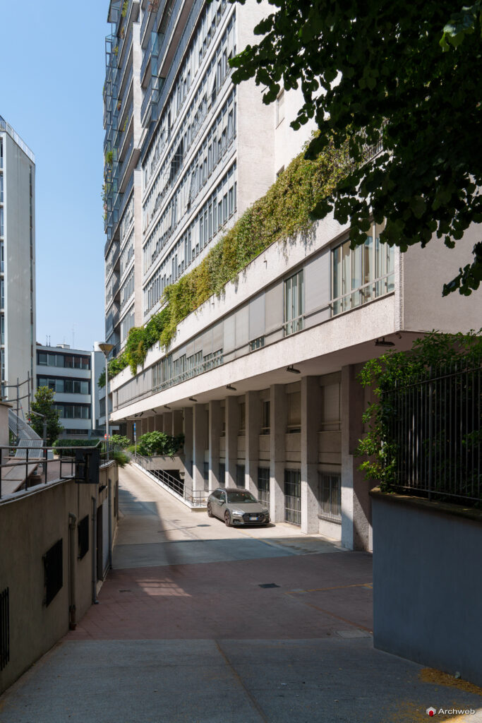 Complesso Corso Italia a Milano. Progetto di Luigi Moretti. Fotografie © Archweb.com