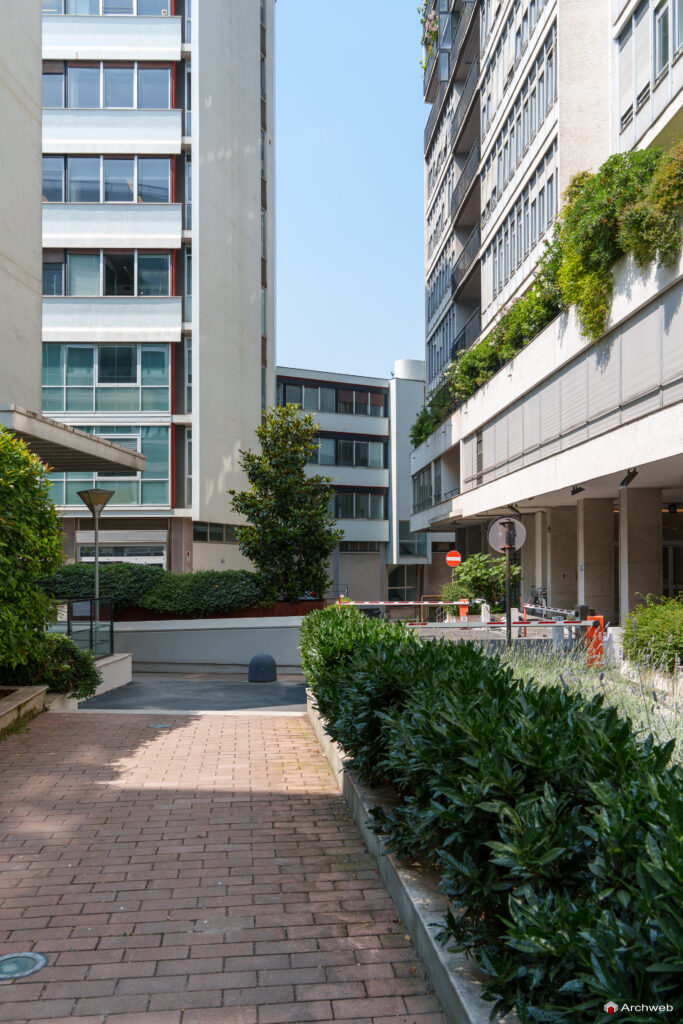 Complesso Corso Italia a Milano. Progetto di Luigi Moretti. Fotografie © Archweb.com