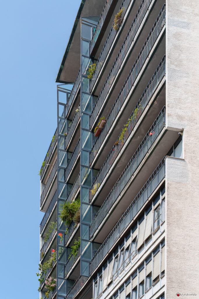 Complesso Corso Italia a Milano. Progetto di Luigi Moretti. Fotografie © Archweb.com