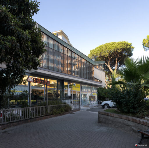 Il Complesso residenziale Belsito progettato da Ugo Luccichenti rappresenta un’importante esperienza nell’architettura residenziale romana.