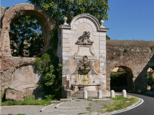 Fontana di Clemente XII. Fotografia © Archweb.com