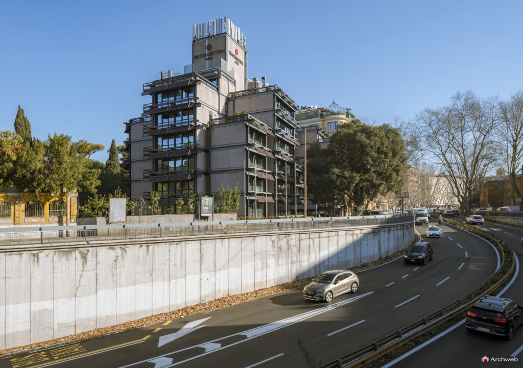 Hotel Jolly a Roma progettato da Vincenzo Monaco e costruito tra il 1969 e il 1971