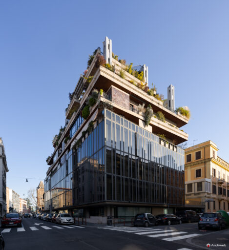 Edificio polifunzionale di Via Campania a Roma. Progetto Studio Passarelli. Fotografie © Archweb.com