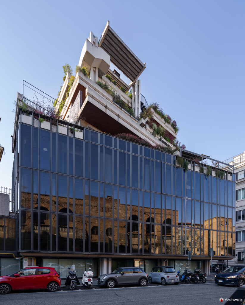 Edificio polifunzionale di Via Campania a Roma. Progetto Studio Passarelli. Fotografie © Archweb.com