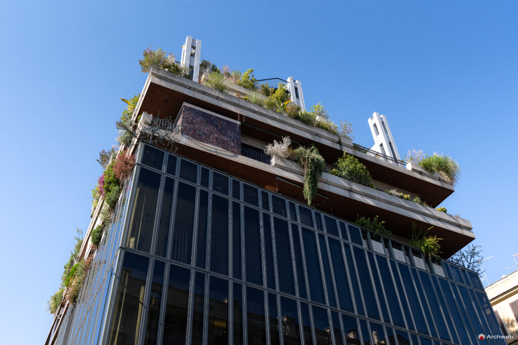 Edificio polifunzionale di Via Campania a Roma. Progetto Studio Passarelli. Fotografie © Archweb.com