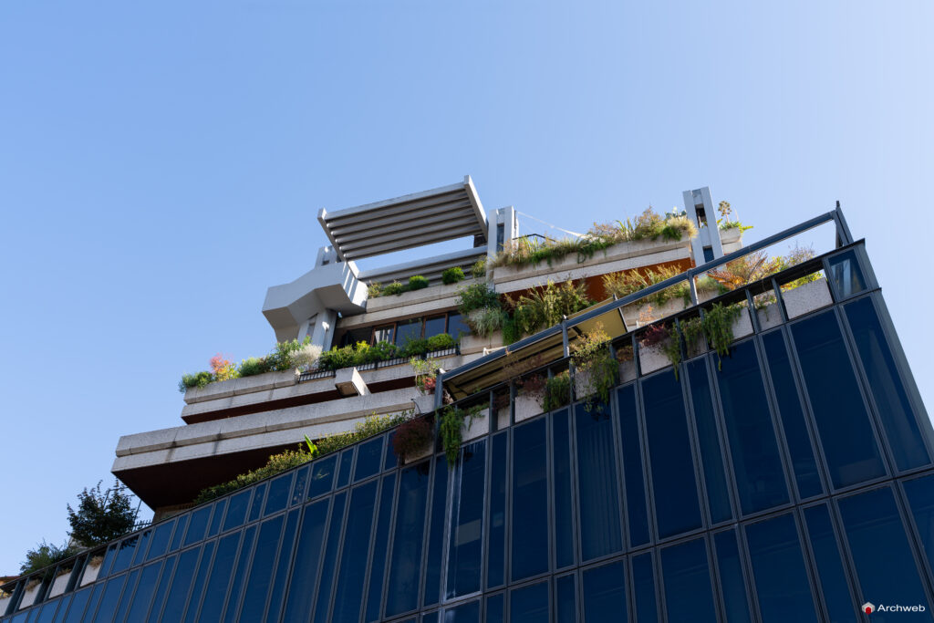 Edificio polifunzionale di Via Campania a Roma. Progetto Studio Passarelli. Fotografie © Archweb.com