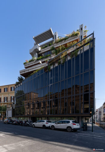 Edificio polifunzionale di Via Campania a Roma. Progetto Studio Passarelli. Fotografie © Archweb.com