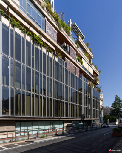 Edificio polifunzionale di Via Campania a Roma. Progetto Studio Passarelli. Fotografie © Archweb.com