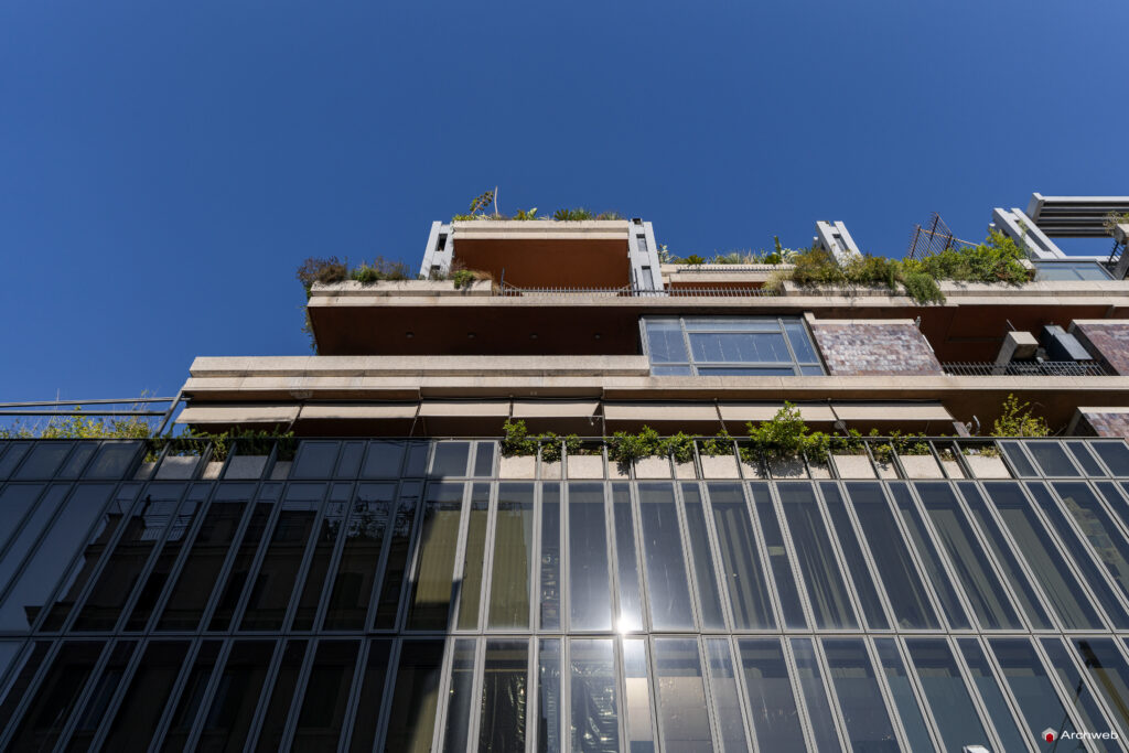 Edificio polifunzionale di Via Campania a Roma. Progetto Studio Passarelli. Fotografie © Archweb.com