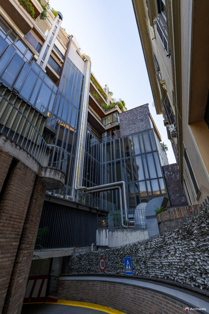 Edificio polifunzionale di Via Campania a Roma. Progetto Studio Passarelli. Fotografie © Archweb.com