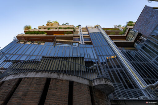 Edificio polifunzionale di Via Campania a Roma. Progetto Studio Passarelli. Fotografie © Archweb.com