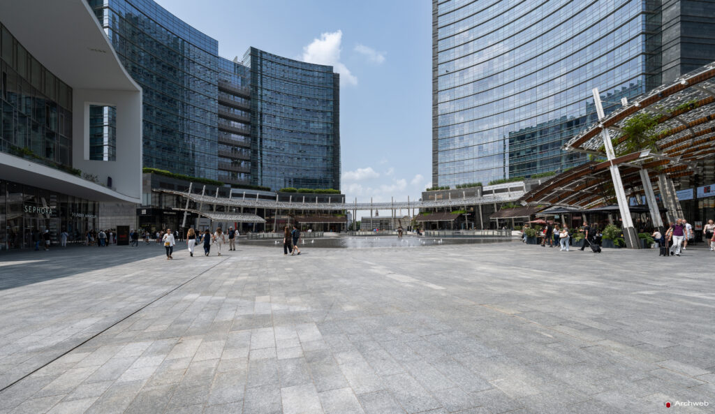 Piazza Gae Aulenti a Milano. Fotografie © M.S. Archweb.com