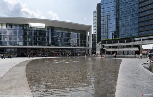 Piazza Gae Aulenti a Milano. Fotografie © M.S. Archweb.com